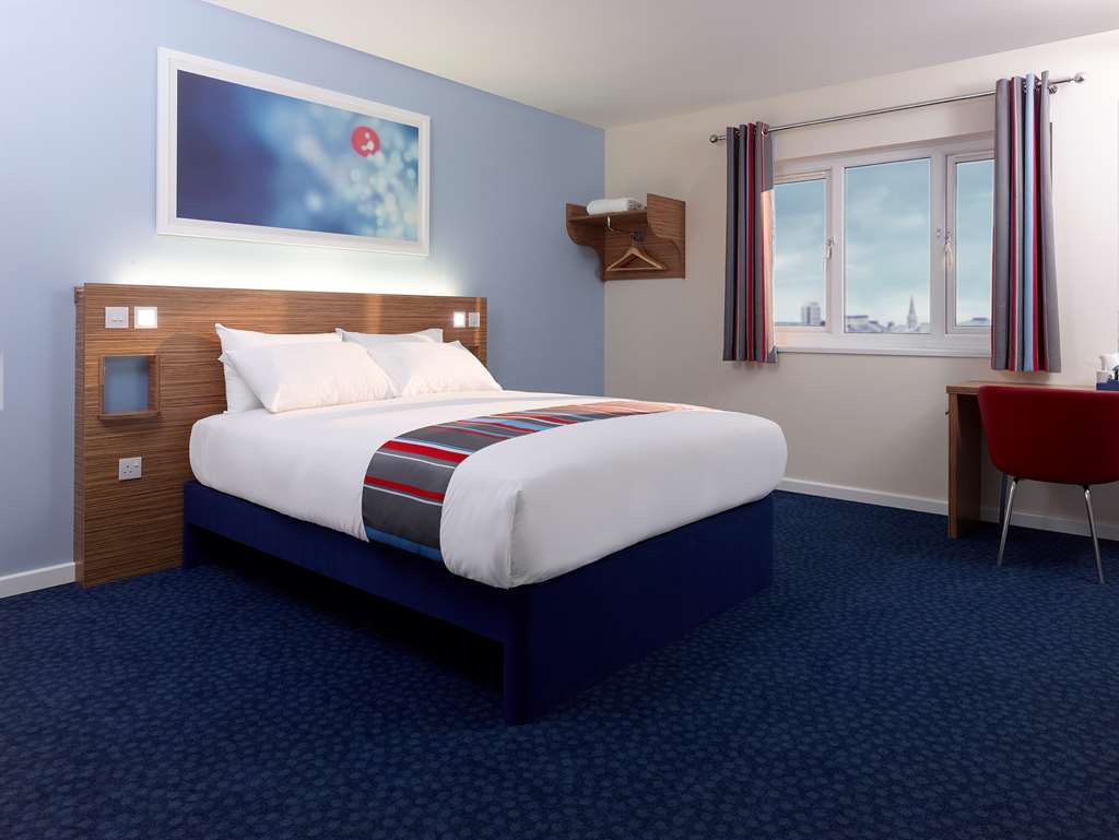 Travelodge Milton Keynes Old Stratford Номер фото