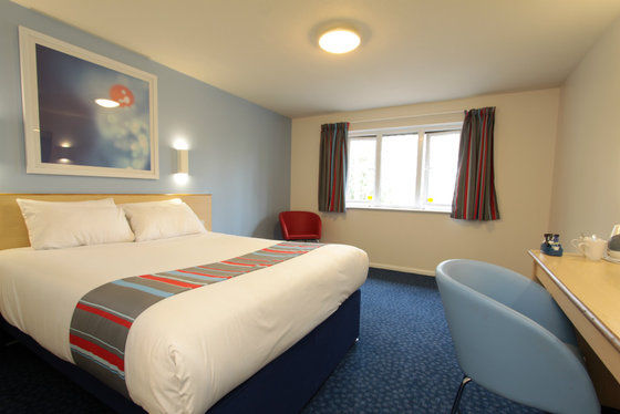 Travelodge Milton Keynes Old Stratford Номер фото