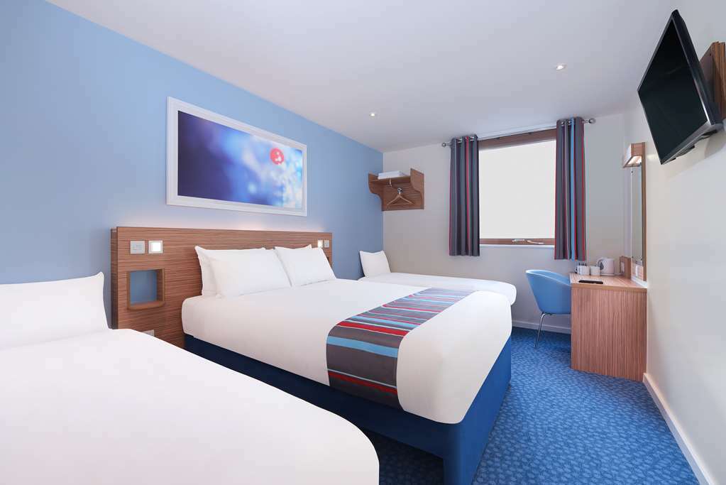 Travelodge Milton Keynes Old Stratford Номер фото